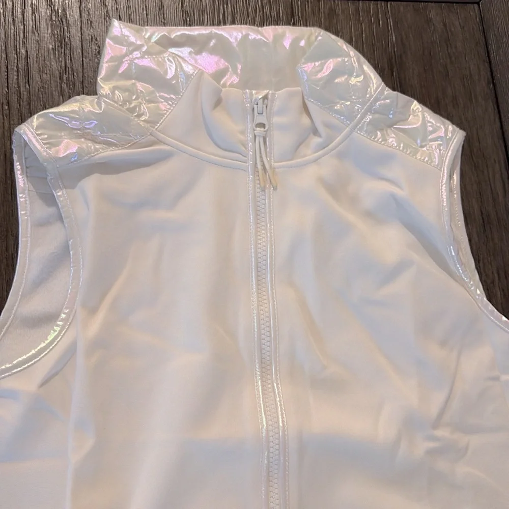 NWT [Tek Gear] Sleeveless Full-Zip White Wildflower Quilted Vest Girls XXL 18/20